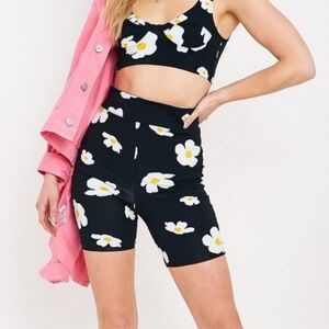 🌼 UO • Floral Bike Shorts size small Urban Outfitters
